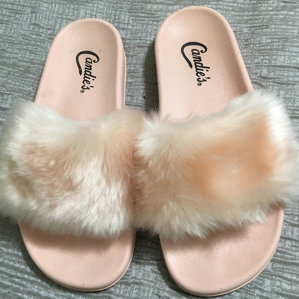 Candies pink fluffy slides 6.5 M FINAL PRICE😊